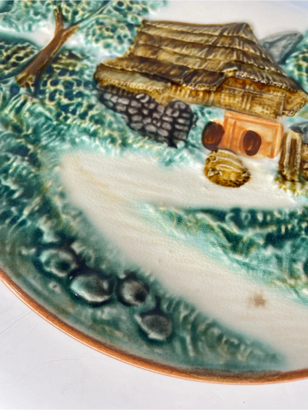 Vintage Majolica Style Hanging Plate Cottagecore Cottage 8.75” 3D Vantage Japan
